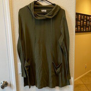 Bulotus cowl neck type shirt